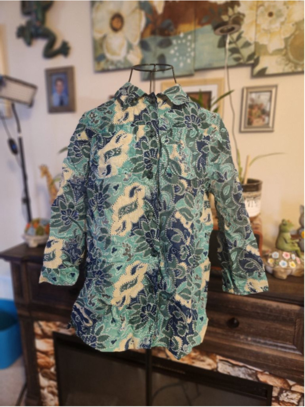 Bon Worth Button Down Shirt Teal Blue Floral with 3/4 sleeves Size Small